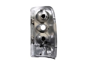 Chevrolet Suburban Tail Light Assembly - ANZO - Clear Lens - Chrome - `00-`06