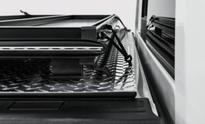 Chevrolet Silverado 1500 Tonneau Cover - Access - LOMAX Tri-Fold - Carbon Fiber - `14-`18