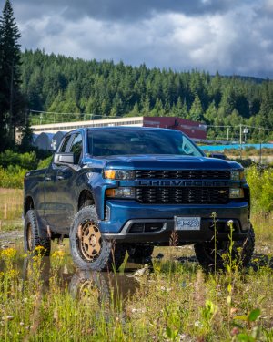 Chevrolet Silverado 1500 Suspension Lift Kit - Belltech - 4in Lift, Street Performance Struts, Twin Tube Shocks, Upper Control Arms - `19-`23