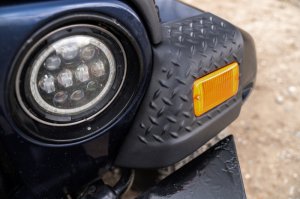 Jeep Wrangler Trail Armor Front Corners - Bushwacker - Trail Armor Corner Guard - Black - `97-`06