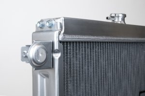 Toyota Land Cruiser Radiator - CSF - High-Performance All-Aluminum with B-Tube Technology - Smooth Satin Finish - `98-`07