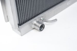 Toyota Tacoma Radiator - CSF - Heavy Duty All-Aluminum featuring Exclusive B-Tube Technology with built-in 5 Plate Transmission Oil Cooler - Smooth Satin - `95-`04