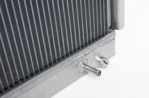 Toyota Tacoma Radiator - CSF - Heavy Duty All-Aluminum featuring Exclusive B-Tube Technology with built-in 5 Plate Transmission Oil Cooler - Smooth Satin - `95-`04
