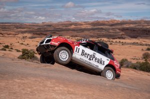 Porsche Cayenne Performance Radiator - CSF - Heavy-Duty, All-Aluminum, 2-Row 42mm Core - Satin - `03-`10