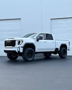 GMC Sierra 2500 Suspension Lift Kit - Cognito - 4in Perf Lift Kit w/ Fox PSRR 2.0 Shocks - Semi-Gloss Black - `20-`24