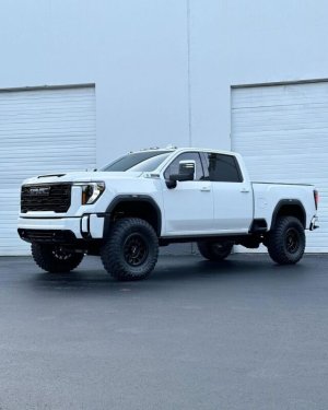 Chevrolet Silverado 2500 Suspension Lift Kit - Front + Rear - Cognito - Standard 4in Lift Kit w/ 2.0 IFP Shocks - `20-`26