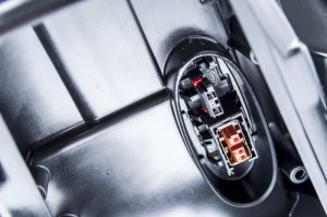 BMW Alpina B7 Xenon Headlight - Left - Hella - Bi-Xenon with Dynamic Cornering Lamp - Clear - `07-`08