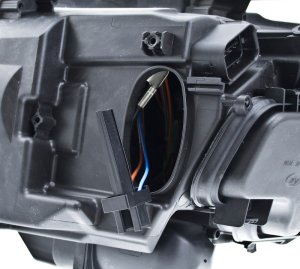 BMW 330xi Headlight Assemblies - Hella - Bi-Xenon - 2006