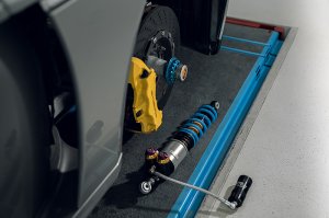 Porsche Carrera GT Suspension Lift Kit - KW - HLS4 V5 Coilover Kit - Red & Blue - `04-`05