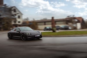 Porsche Taycan Coilover Suspension Kit - KW - V4, Adjustable - `21-`27