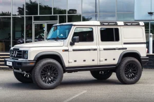 Ineos Grenadier Side Steps - Electric - with LED Light Strips Ineos Grenadier Side Steps - Electric - with LED Light Strips