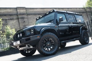 Ineos Grenadier Roof Shield - Quad LED Lights - Gloss Black Ineos Grenadier Roof Shield - Quad LED Lights - Gloss Black