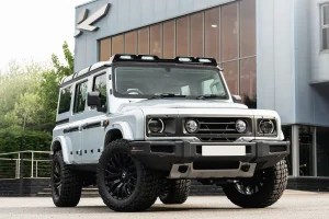 Ineos Grenadier Roof Shield - Quad LED Lights - Gloss Black Ineos Grenadier Roof Shield - Quad LED Lights - Gloss Black