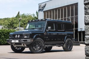 Ineos Grenadier Roof Shield - Quad LED Lights - Gloss Black Ineos Grenadier Roof Shield - Quad LED Lights - Gloss Black