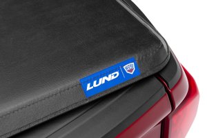 Chevrolet Silverado 1500 Tonneau Cover - LUND - Hard Fold - Black - `07-`13