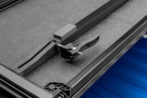 Ford F-250 Super Duty Tonneau Cover - LUND - Hard Fold - Black - `99-`17