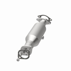 Kia Forte Catalytic Converter - Magnaflow - OEM Grade Federal EPA Compliant Direct-Fit - `10-`13