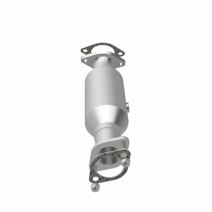Kia Forte Catalytic Converter - Magnaflow - OEM Grade Federal EPA Compliant Direct-Fit - `10-`13