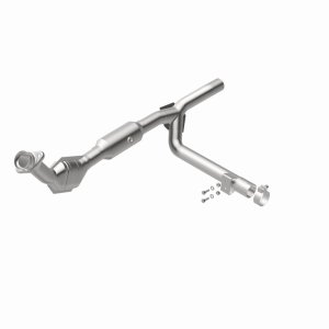 Ford F-150 Heritage Catalytic Converter - Magnaflow - OEM Grade / EPA Compliant Direct-Fit - 2004