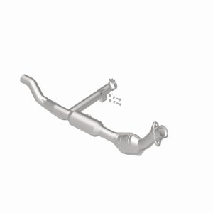 Ford F-150 Heritage Catalytic Converter - Magnaflow - OEM Grade / EPA Compliant Direct-Fit - 2004