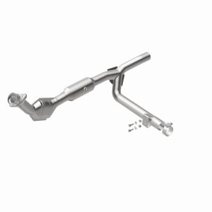 Ford F-150 XL/XLT Catalytic Converter - Magnaflow - OEM Grade / EPA Compliant Direct-Fit - `01-`03