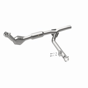 Ford F-150 XL/XLT Catalytic Converter - Magnaflow - OEM Grade / EPA Compliant Direct-Fit - `01-`03