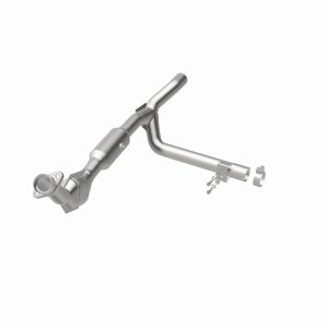 Ford F-150 XL/XLT Catalytic Converter - Magnaflow - OEM Grade / EPA Compliant Direct-Fit - `01-`03