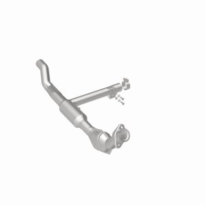 Ford F-150 XL/XLT Catalytic Converter - Magnaflow - OEM Grade / EPA Compliant Direct-Fit - `01-`03