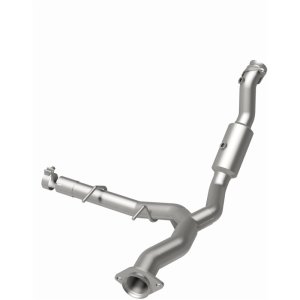 Ford Expedition Catalytic Converter - Underbody - Magnaflow - Direct Fit - `15-`17
