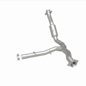 Lincoln Navigator Catalytic Converter - Underbody - Magnaflow - Direct Fit - `15-`17