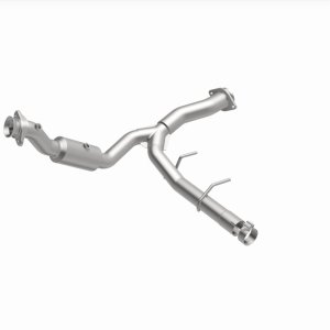 Lincoln Navigator Catalytic Converter - Underbody - Magnaflow - Direct Fit - `15-`17