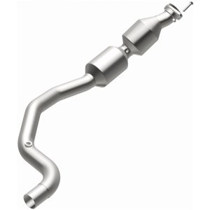 Land Rover Range Rover Sport Catalytic Converter - Underbody - Magnaflow - OEM Grade Direct-Fit, EPA/Federal Compliant - `14-`20