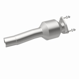 Land Rover Discovery Sport Catalytic Converter - Underbody - Magnaflow - OEM Grade Direct-Fit, Federal/EPA Compliant (Underbody) - `15-`17 Land Rover Discovery Sport Catalytic Converter - Underbody - Magnaflow - OEM Grade Direct-Fit, Federal/EPA Compliant (Underbody) - `15-`17