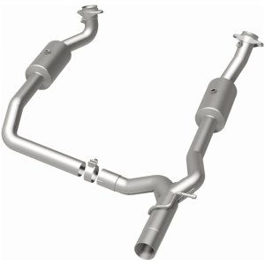Ford E-250 Catalytic Converter - Underbody - Magnaflow - OEM Grade Direct-Fit - `09-`13