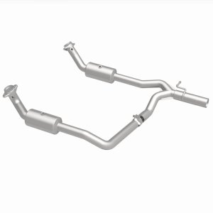 Ford E-250 Catalytic Converter - Underbody - Magnaflow - OEM Grade Direct-Fit - `09-`13