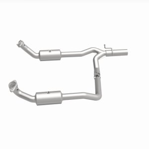 Ford E-250 Catalytic Converter - Underbody - Magnaflow - OEM Grade Direct-Fit - `09-`13