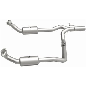 Ford E-250 Catalytic Converter - Underbody - Magnaflow - OEM Grade Direct-Fit - `09-`13
