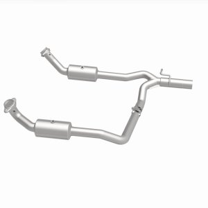 Ford E-250 Catalytic Converter - Underbody - Magnaflow - OEM Grade Direct-Fit - `09-`13