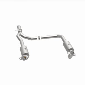 Ford E-250 Catalytic Converter - Underbody - Magnaflow - OEM Grade Direct-Fit - `09-`13
