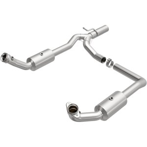 Ford E-250 Catalytic Converter - Underbody - Magnaflow - OEM Grade Direct-Fit - `09-`13