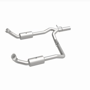 Ford E-250 Catalytic Converter - Underbody - Magnaflow - OEM Grade Direct-Fit - `09-`13