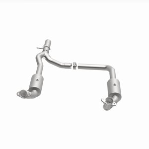 Ford E-350 Super Duty Catalytic Converter - Underbody - Magnaflow - OEM Grade Direct-Fit - `09-`19