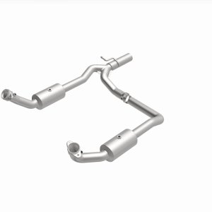 Ford E-350 Super Duty Catalytic Converter - Underbody - Magnaflow - OEM Grade Direct-Fit - `09-`19
