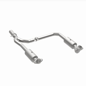 Ford E-350 Super Duty Catalytic Converter - Underbody - Magnaflow - OEM Grade Direct-Fit - `09-`19