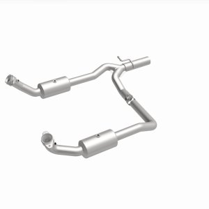 Ford E-350 Super Duty Catalytic Converter - Underbody - Magnaflow - OEM Grade Direct-Fit - `09-`19
