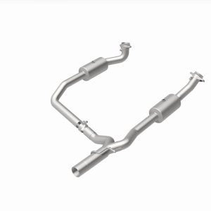 Ford E-350 Super Duty Catalytic Converter - Underbody - Magnaflow - OEM Grade Direct-Fit - `09-`19