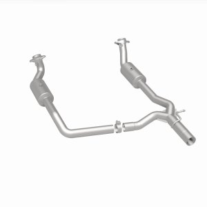 Ford E-350 Super Duty Catalytic Converter - Underbody - Magnaflow - OEM Grade Direct-Fit - `09-`19