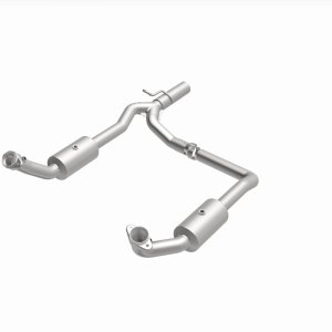 Ford E-350 Super Duty Catalytic Converter - Underbody - Magnaflow - OEM Grade Direct-Fit - `09-`19