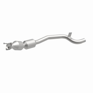 Land Rover Range Rover Sport Catalytic Converter - Underbody - Magnaflow - Direct-Fit OEM Grade, Federal/EPA Compliant, Stainless Steel - `14-`19