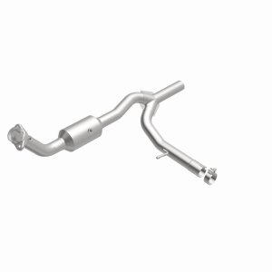 Ford F-150 Catalytic Converter - Underbody - Magnaflow - OEM Grade Direct-Fit - `07-`08